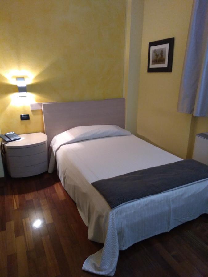 Hotel Fontana Santa Грумелло-дель-Монте Екстер'єр фото